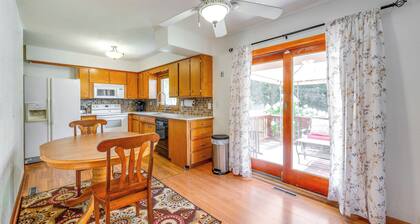 Pet-friendly Waterloo Abode w/ Deck!