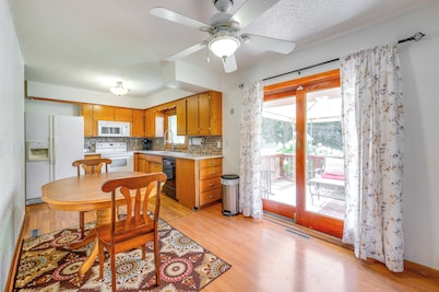 Pet-friendly Waterloo Abode w/ Deck!