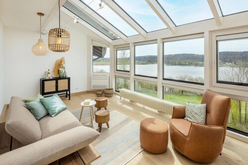 Stille x Weite - Hochwertige Wohnung mit See-panorama