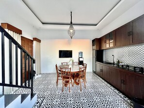 Basic Villa | Private kitchen - Arjuna Villa Apartico (Kutuh)