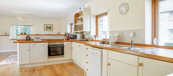 2 bedroom accommodation in Lampeter
