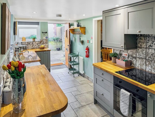 Dishwasher, high chair