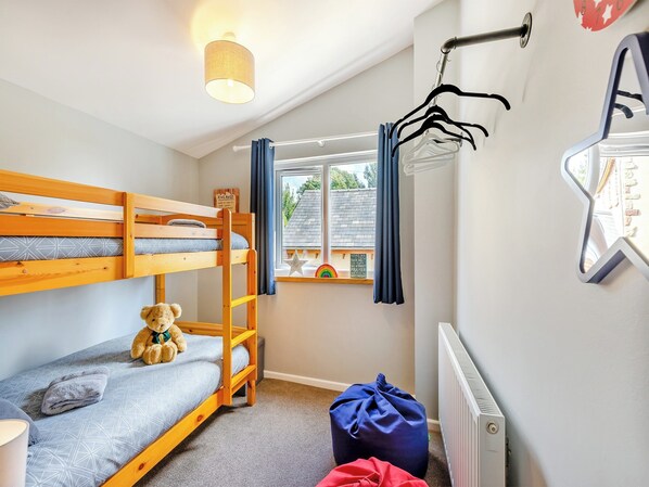 3 bedrooms, free WiFi, bed sheets