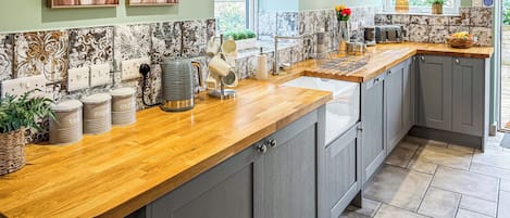 Lave-vaisselle, chaise haute