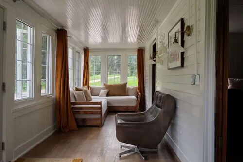The Ranger Cabin - Luxury Off-Grid