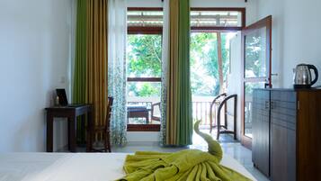 Standard Double Room | Desk, laptop workspace, free WiFi, bed sheets