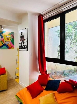 1 chambre, bureau, fer et planche à repasser, Wi-Fi gratuit