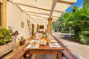 Villa | Terrace/patio