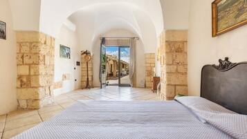 Villa | 3 bedrooms, bed sheets