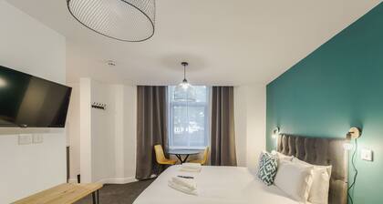 Deluxe Studio Apartments