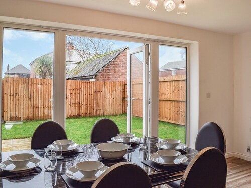 3 bedroom accommodation in Blackpool