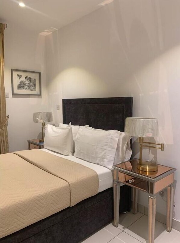1 bedroom, WiFi, bed sheets