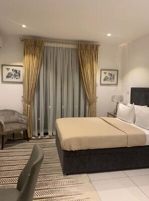 1 habitación, wifi y ropa de cama