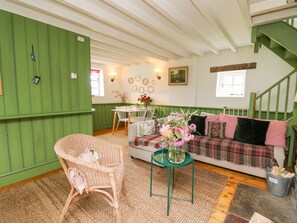 Living area - Red Kite Lodge (Llandeilo)