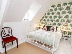 2 bedrooms, individually decorated, individually furnished, free WiFi - Red Kite Lodge (Llandeilo)