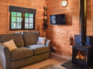 Fireplace - 2 bedroom accommodation in Faversham (Faversham)