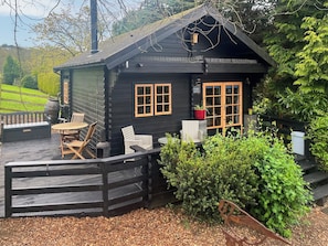 Outdoor dining - 2 bedroom accommodation in Faversham (Faversham)