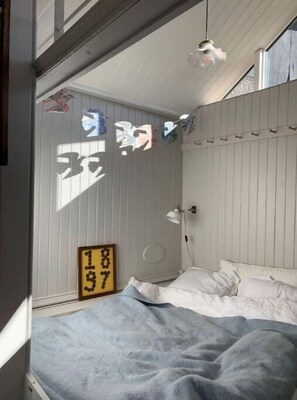 1 bedroom, WiFi - The Loovre Tiny House, as seen on TV! (Berwick-upon-Tweed)