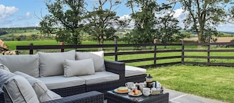 3 bedroom accommodation in Lancaster