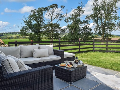 3 bedroom accommodation in Lancaster
