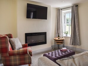 TV - 3 bedroom accommodation in Lancaster (Lancaster)