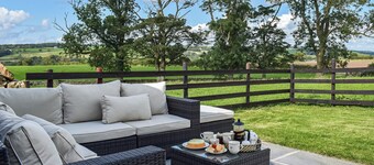 3 bedroom accommodation in Lancaster