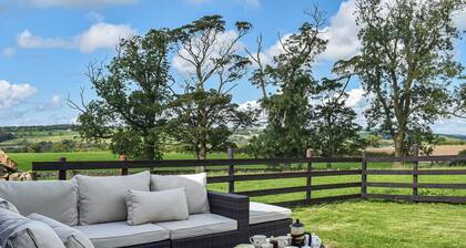 3 bedroom accommodation in Lancaster