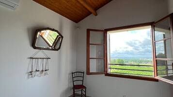 3 間睡房、熨斗/熨衫板