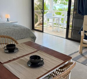1 bedroom, WiFi, bed sheets - Explore Sesel from Naturalis: newly built, best ocean views, pool, lush gardens. (La louise)