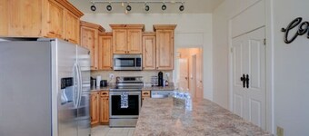 Kaysville 3 BR Home: Skiing, Lagoon, SLC!

