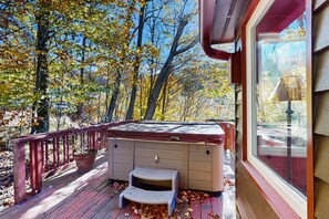 Terrace/patio - Ski-in/out home with private hot tub, sauna, mtn/ski views, and foosball. (Beech Mountain)