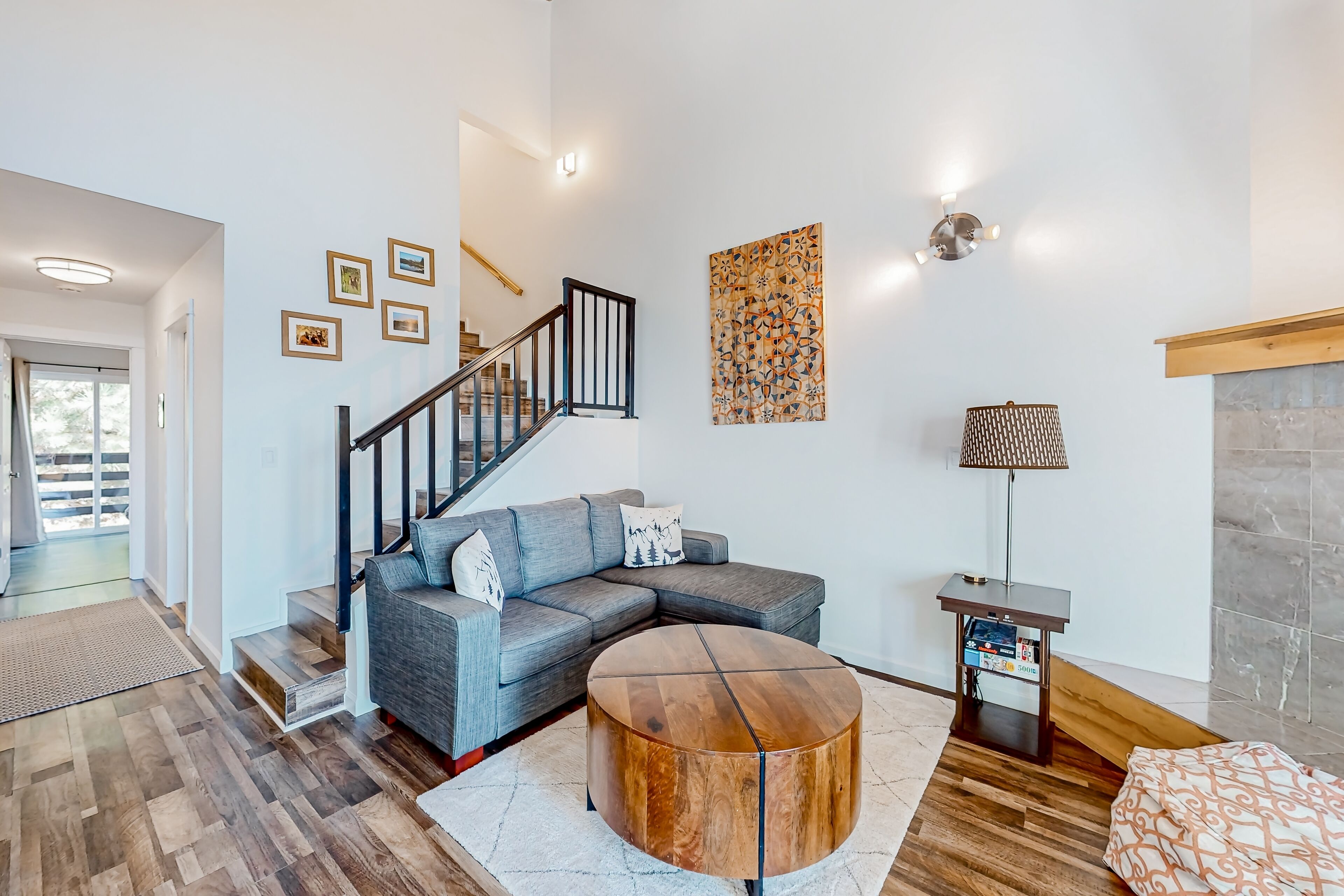 Mountain- & lake-view condo near lifts with spacious deck, sleeps 8