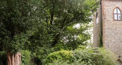 Hapton Folly