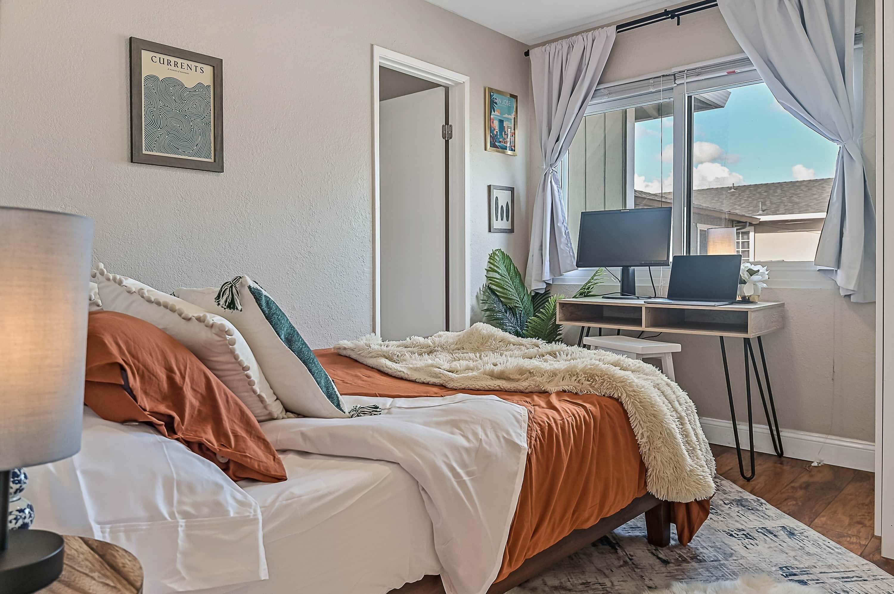 4 bedrooms, desk, iron/ironing board, WiFi (free)