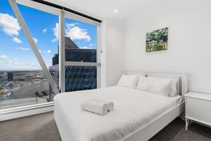 2 bedrooms, WiFi - Skyline & Sea view apt in CBD (Melbourne)