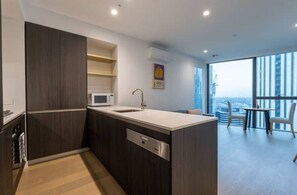 Private kitchen - Modern& cozy CBD apt high level view. (Melbourne)