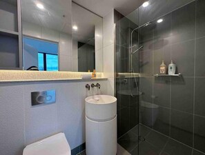 Bathroom - Fabulous CBD apt gym &pool,lvl 63 (Melbourne)