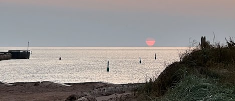靠近海滩