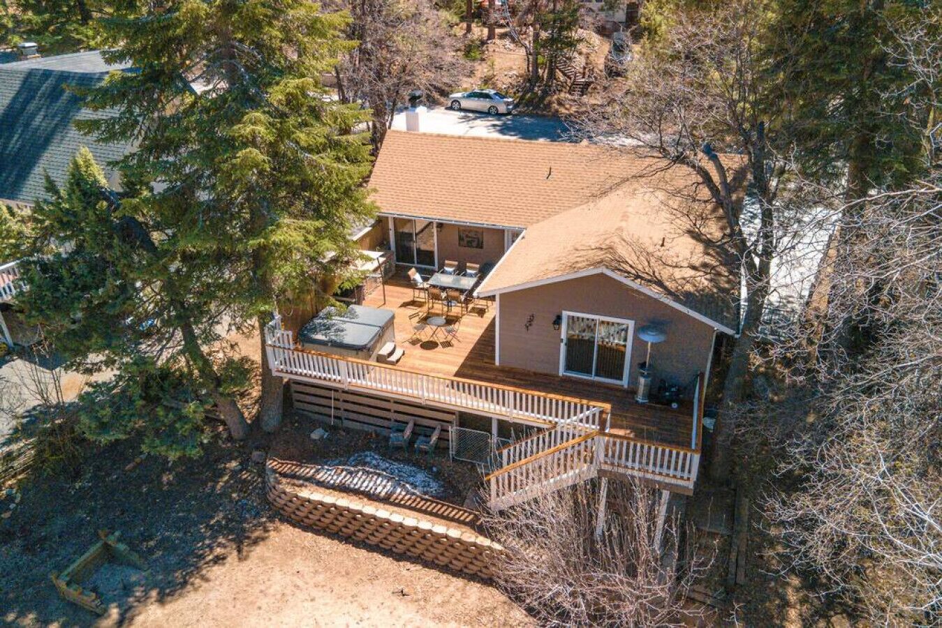 Deer Canyon Cabin w/ spa & BBQ. So close to Bear Mountain!
