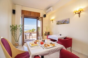 包含每日全套早餐