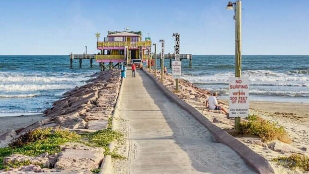 Unclassified image, 1 of 24, button - Beach Front Condo In Casa Del Mar 2 min walk to the Beach, Pool, and many more (Galveston)