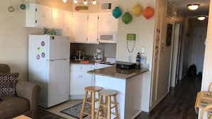 Unclassified image, 4 of 24, button - Beach Front Condo In Casa Del Mar 2 min walk to the Beach, Pool, and many more (Galveston)
