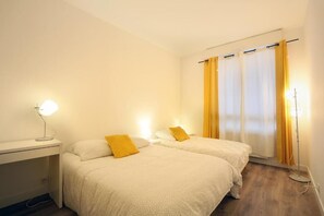 2 bedrooms, bed sheets