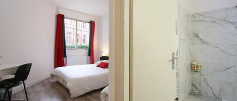 2 室のベッドルーム、ベッドシーツ