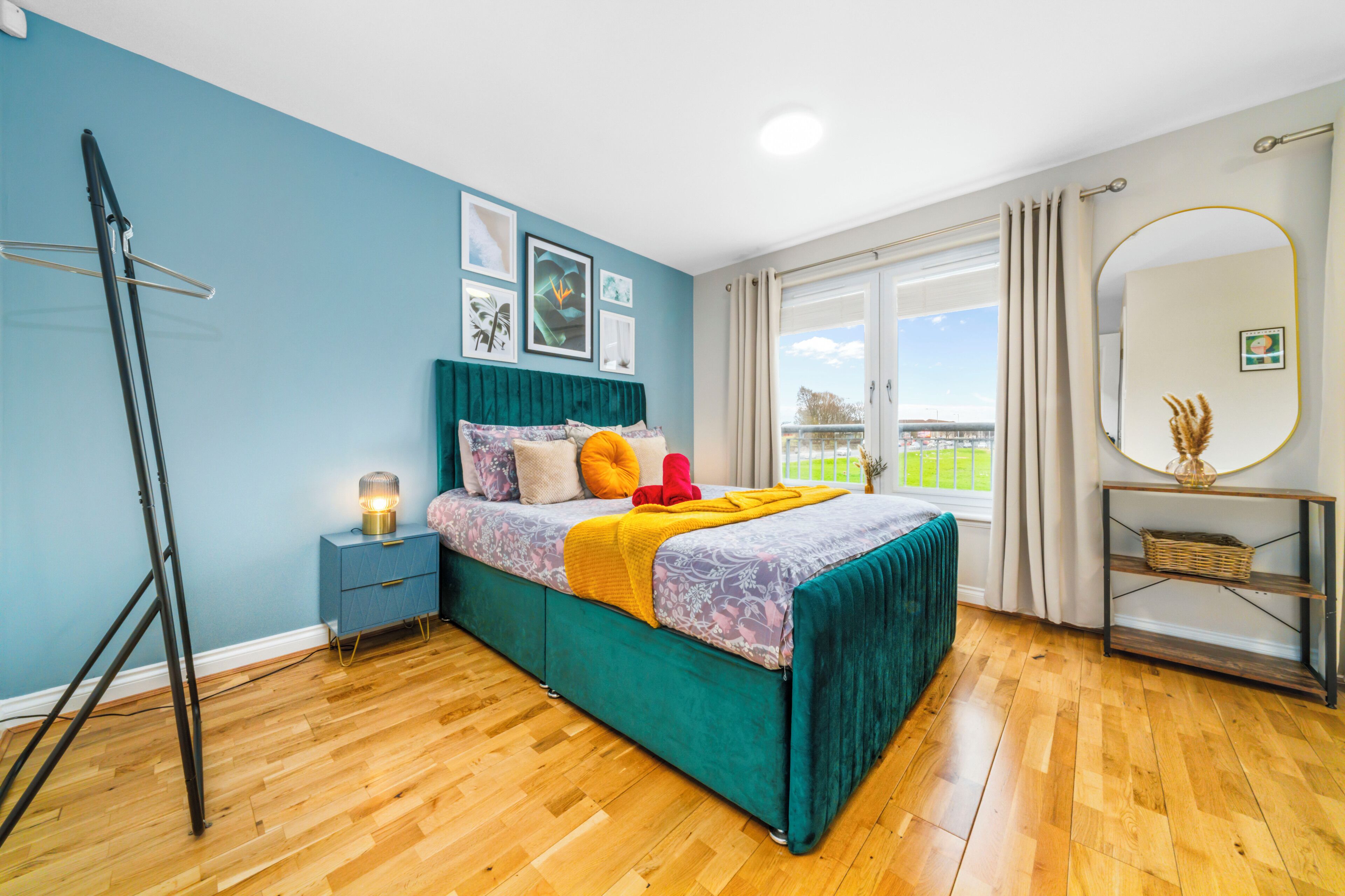 Nhà | 5 phòng ngủ, màn/rèm cản sáng, bàn ủi/dụng cụ ủi quần áo 