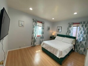 4 bedrooms - Cheerful 4-bedroom home with indoor fireplace
 (Garden Grove)