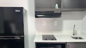 Private kitchen - Efficiency Lodge - Cartersville (Cartersville)