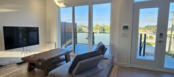 A Symphony of Style & Luxury: Dive into Our Elite Townhouse!