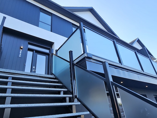 A Symphony of Style & Luxury: Dive into Our Elite Townhouse!