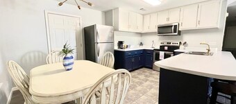 The Roost, 3BR Cozy Retreat by Velvet Ditch Villas